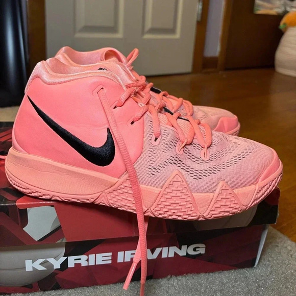 Kyrie 4s (GS) ‘Atomic Pink’ - Picture 3 of 12